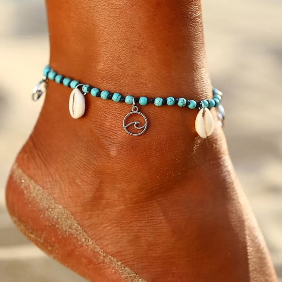 Fashion Jewelry Jewelry - 🐾2/$25 3/$30🐾 Beach style bracelet/anklet